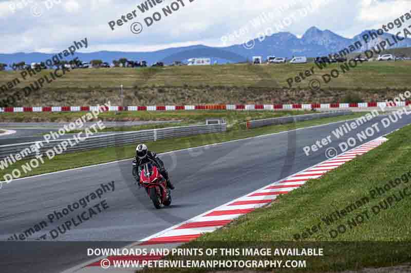 cadwell no limits trackday;cadwell park;cadwell park photographs;cadwell trackday photographs;enduro digital images;event digital images;eventdigitalimages;navarra;no limits trackdays;peter wileman photography;racing digital images;trackday digital images;trackday photos